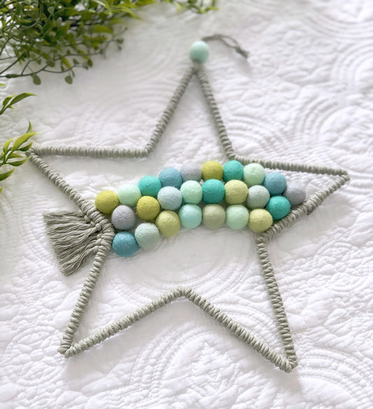 Pompom Macrame Star