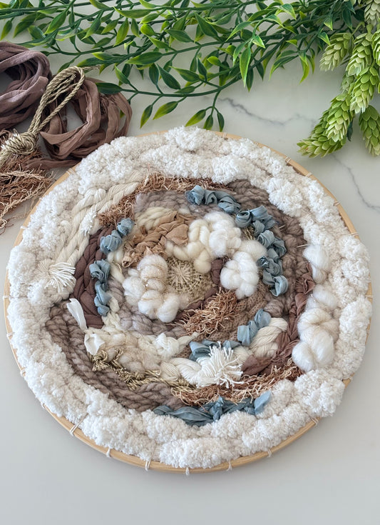 Neutral tones circle weave with golden accents